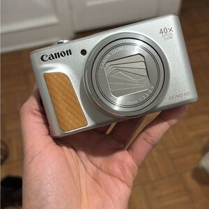 Canon PowerShot SX740 HS